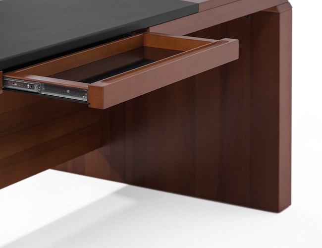 фото кабинет руководителя Quaranta Pr №4