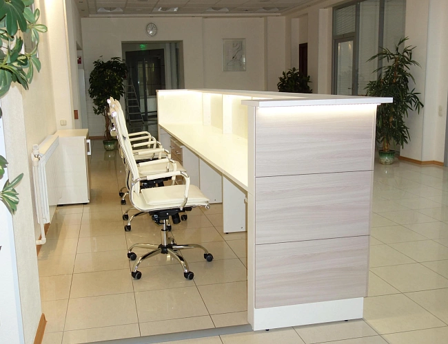 фото стойка ресепшн Steel №5