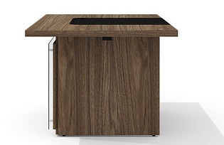 Стол руководителя с декор. траверсом