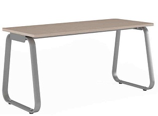 Стол на металлокаркасе прямой (углы прямые)