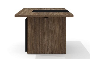 Стол руководителя с декор. траверсом