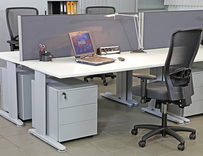 фото мебель для персонала StartUp №5