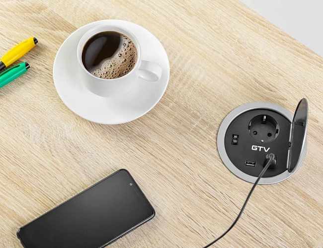 фото Розетка круглая врезная Charger №4